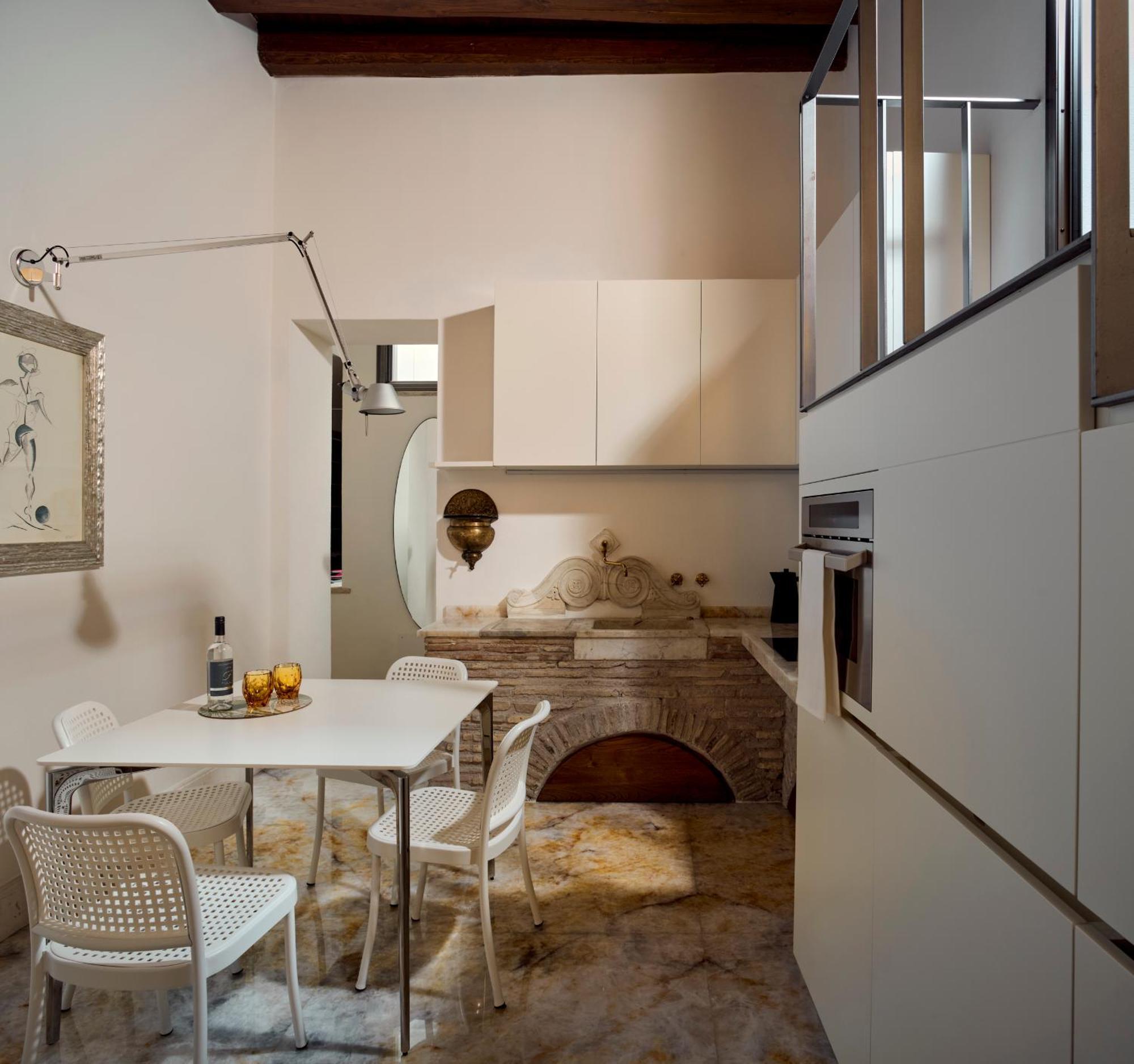 Palazzo Delle Pietre - Luxury Apartments โรม ภายนอก รูปภาพ